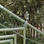 Erdvus vištų lauko aptvaras 6-8 vištoms su UV atspariu stogu ir lesykla