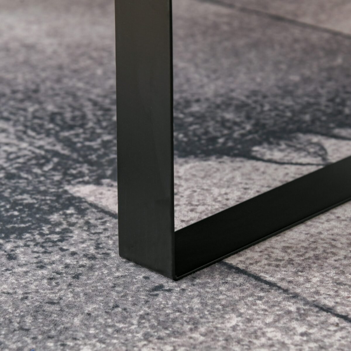 Modernus žurnalinis staliukas su stalčiumi ir atvira lentyna