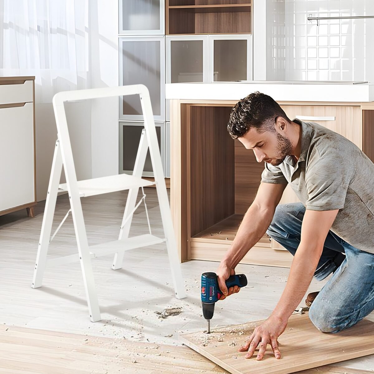 Aliuminio sulankstomos 2 pakopų kopėtėlės su neslystančia platforma