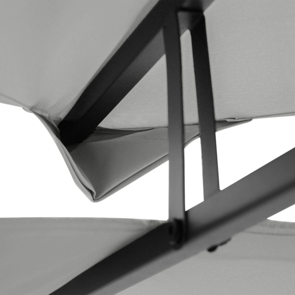 3x4 m paviljonui skirtas atsparus vandeniui pakaitinis stogas su dviejų lygių konstrukcija