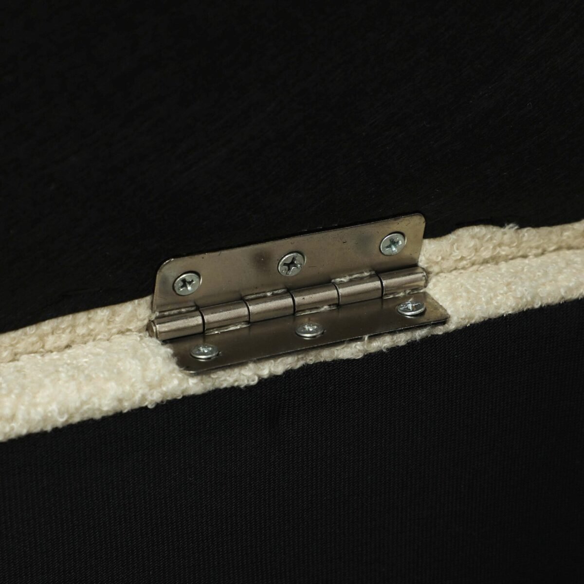 Vintažinio dizaino minkštasuolis su paslėpta daiktadėže