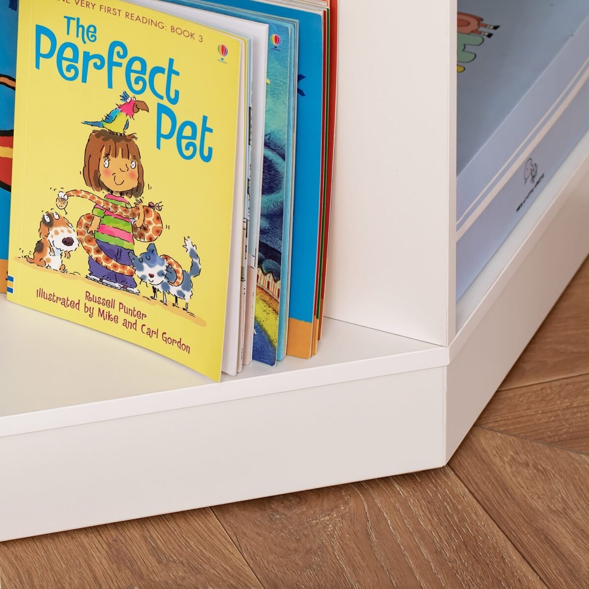 Vaikiška spintelė daiktams su 3 tekstiliniais stalčiais ir apsauga nuo apvirtimo