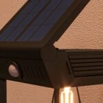 Saulės energijos lauko sieninis šviestuvas su judesio jutikliu ir reguliuojamu skydeliu