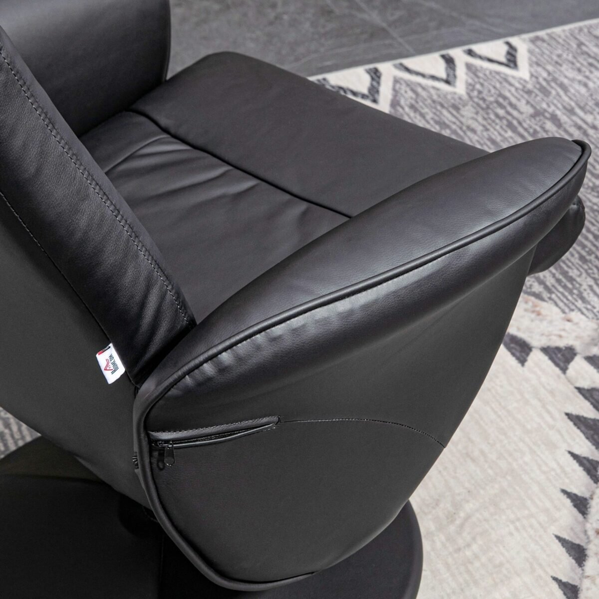 Atlošiamas relaksacinis krėslas su 360° pasukamu pagrindu ir kojų atrama su dirbtinės odos apmušalais