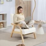 Aksominė fotelė su putų užpildu ir kaučiukmedžio rėmu