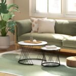 Kompaktiškas 2 dalių apvalių kavos staliukų komplektas su marmuro efekto stalviršiais