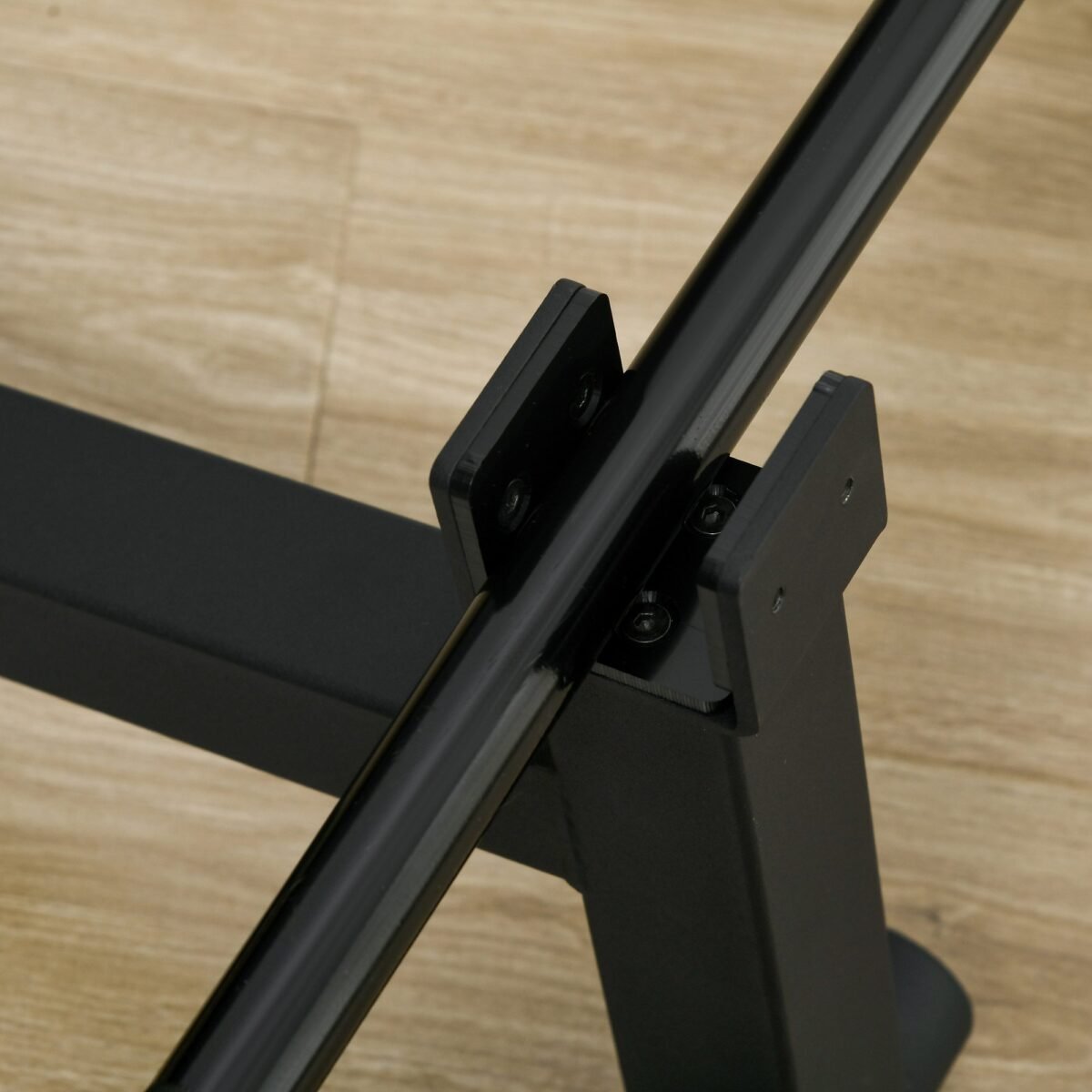 Hantelio keliklis su neslystančia rankena