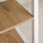 Sulankstomas daugiafunkcis rašomasis stalas su ratukais