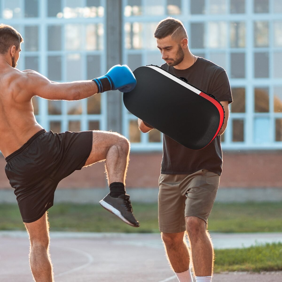 Kikbokso ir Muay Thai smūgiavimo padas iš dirbtinės odos