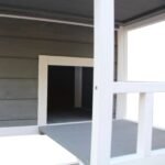 Lauko kačių keturių aukštų namelis su terasa