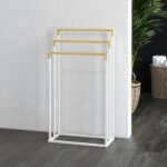 Trijų pakopų pastatomasis rankšluosčių stovas iš bambuko ir plieno