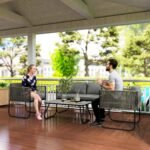 Poliratano 4 vietų lauko poilsio komplektas su staliuku, atsparus oro sąlygoms, su paminkštintomis pagalvėmis