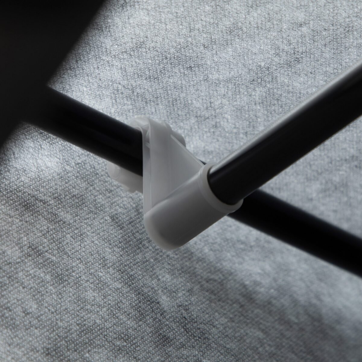 Medžiaginė drabužių spinta su 2 kabyklomis ir 8 lentynomis