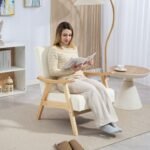 Aksominė fotelė su putų užpildu ir kaučiukmedžio rėmu