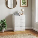 Moderni komoda su keturiais stalčiais