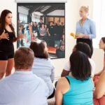 Išskleidžiamas projektoriaus ekranas 85 colių (1:1) 4K HD