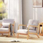 Elegantiškas lounge krėslas su mediniu rėmu ir aksomo imitacijos apmušalais
