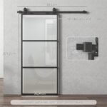 Stumdomų durų komplektas su matiniu stiklu ir švelnaus uždarymo mechanizmu