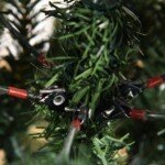 Dirbtine-kaledine-eglute-su-stoveliu-15-m-444-sakeliu-PVCPEMetalas-8