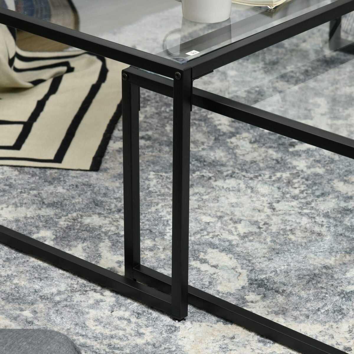 Dviejų dalių sudedami kavos staliukai su grūdinto stiklo stalviršiais