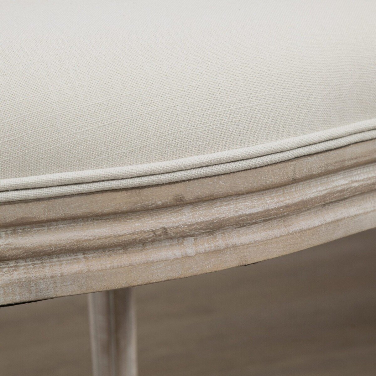 Valgomojo-kedziu-komplektas-su-atlosu-naturalaus-medzio-raizinys-7