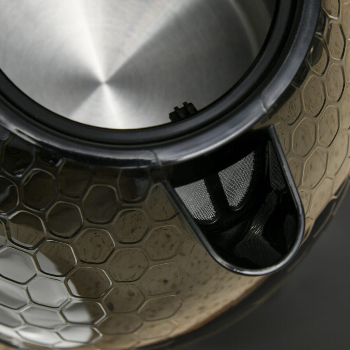 Virtuves-rinkinys-2-viename-virdulys-ir-skrudintuvas-9