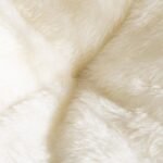 Pakeltas rataninis kačių guolis su pagalvėle