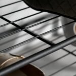 Daugiafunkcė prieškambario kabykla su batų suoliuku ir reguliuojamomis kojelėmis