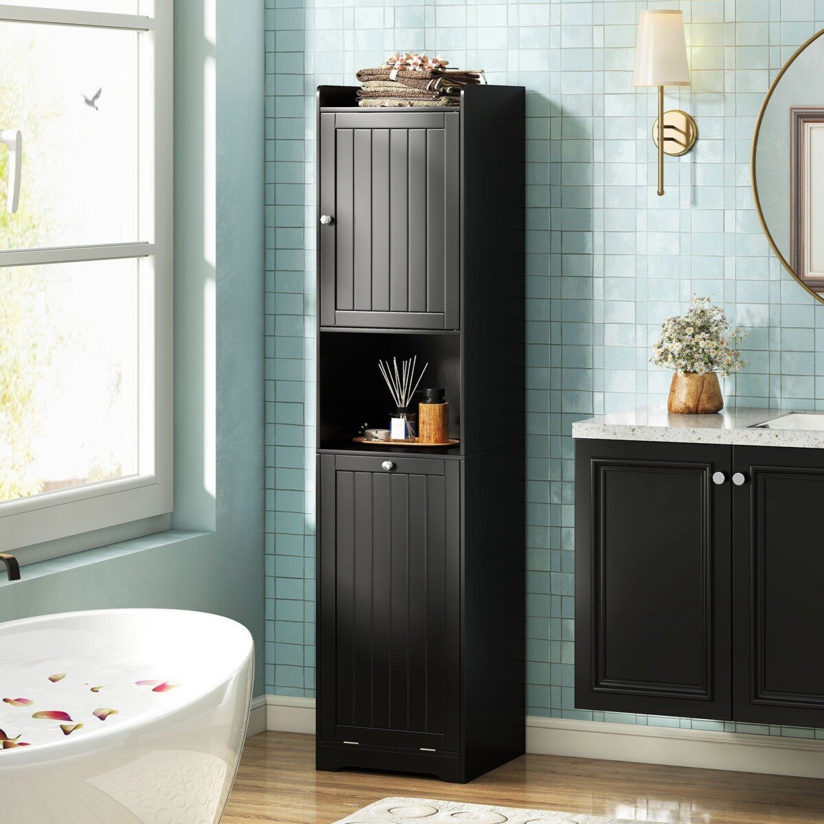 Aukšta vonios spintelė su skalbinių krepšiu (Juoda)