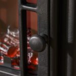 Elektrinis grindinis židinys su 2 šildymo lygiais ir tikrovišku liepsnos efektu