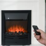 Elektrinis židinys su portalu ir tikrovišku liepsnos efektu