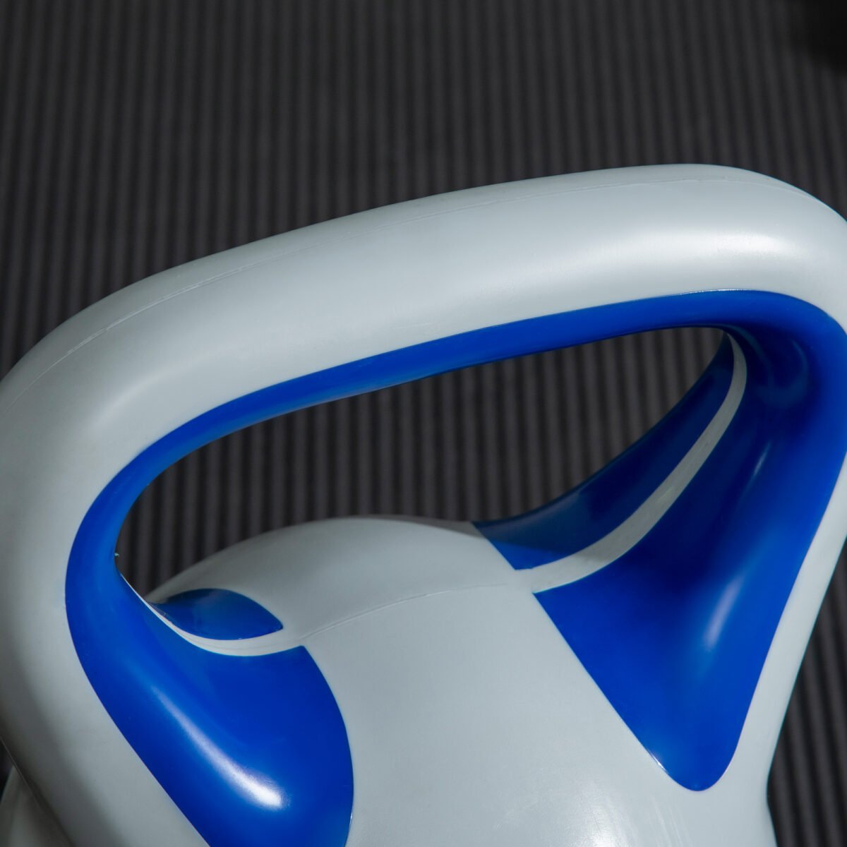 Kettlebell 12 kg su plačia rankena ir plokščiu pagrindu
