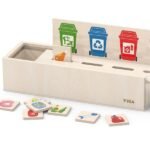 Medinė šiukšlių rūšiavimo dėlionė