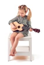 Medinė žaislinė ukulelė