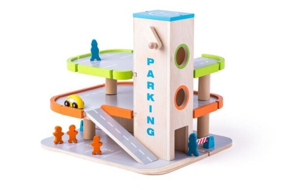 Medinis garažas su liftu