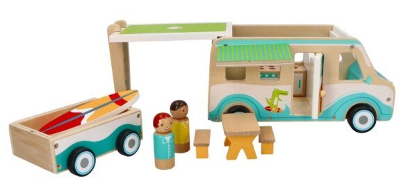 Medinis kemperis su priekaba ir priedais