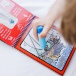 Nuotykių vandens spalvinimo knygelė