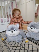 Pliušinis haskio šuniuko pufas