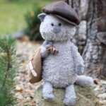 Pliušinis katinas-draugas Pilvūnas