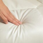 Dirbtinės odos atsipalaidavimo krėslas su pakoja, supimo funkcija ir reguliuojamu atlošu