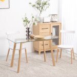 Valgomasis stalas keturiems su stiklo stalviršiu ir plieninėmis medienos imitacijos kojomis