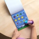 Violetinio vienaragio antspaudėlių ir lipdukų rinkinys