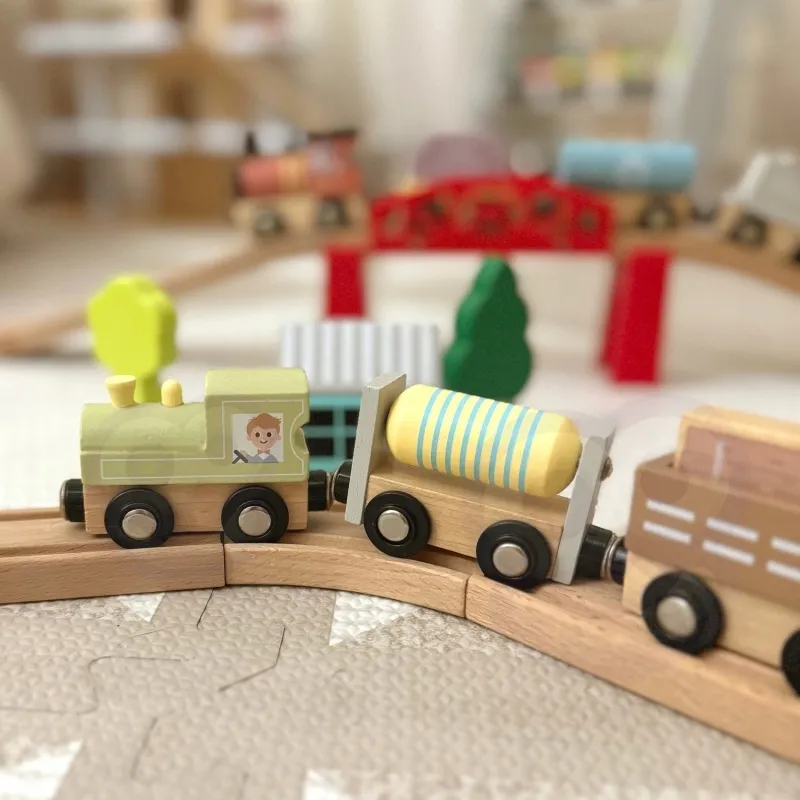 lokomotyvai-vagonai-traukiniai-new-logo