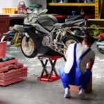 Motociklo keltuvas su 500 kg apkrova ir reguliuojamu 100-370 mm aukščiu