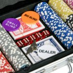 Pokerio rinkinys lagamine su 500 zetonu ir stalo kilimeliu iki 10 zaideju 8