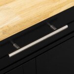 Virtuvinis vežimėlis su integruota prieskonių lentynėle ir rankšluosčių laikikliu