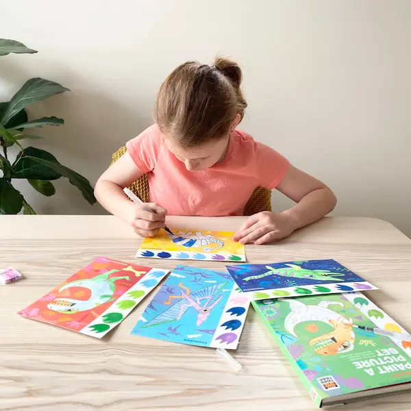 akvarele-ir-dazai-new-logo