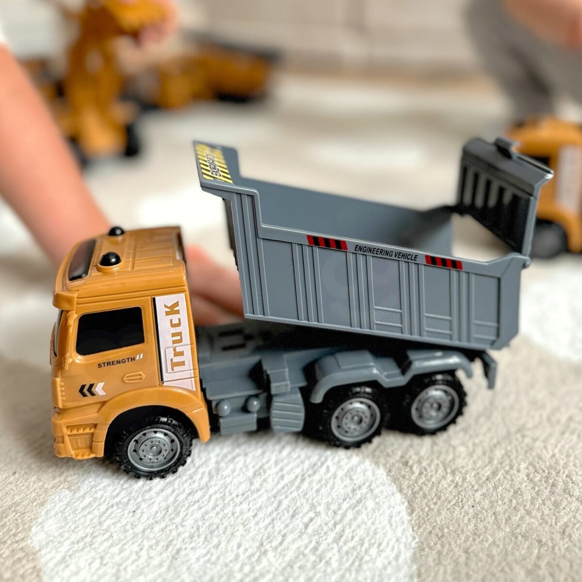 6 dalių didelių statybinių mašinų rinkinys – Paveikslėlis 7