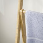 A-formos bambukinė vonios lentyna su rankšluosčių laikikliais – Paveikslėlis 9