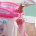 Auklės žaidimų kampelis lėlėms: pervystymo stalas ir skalbimo mašina – Paveikslėlis 3